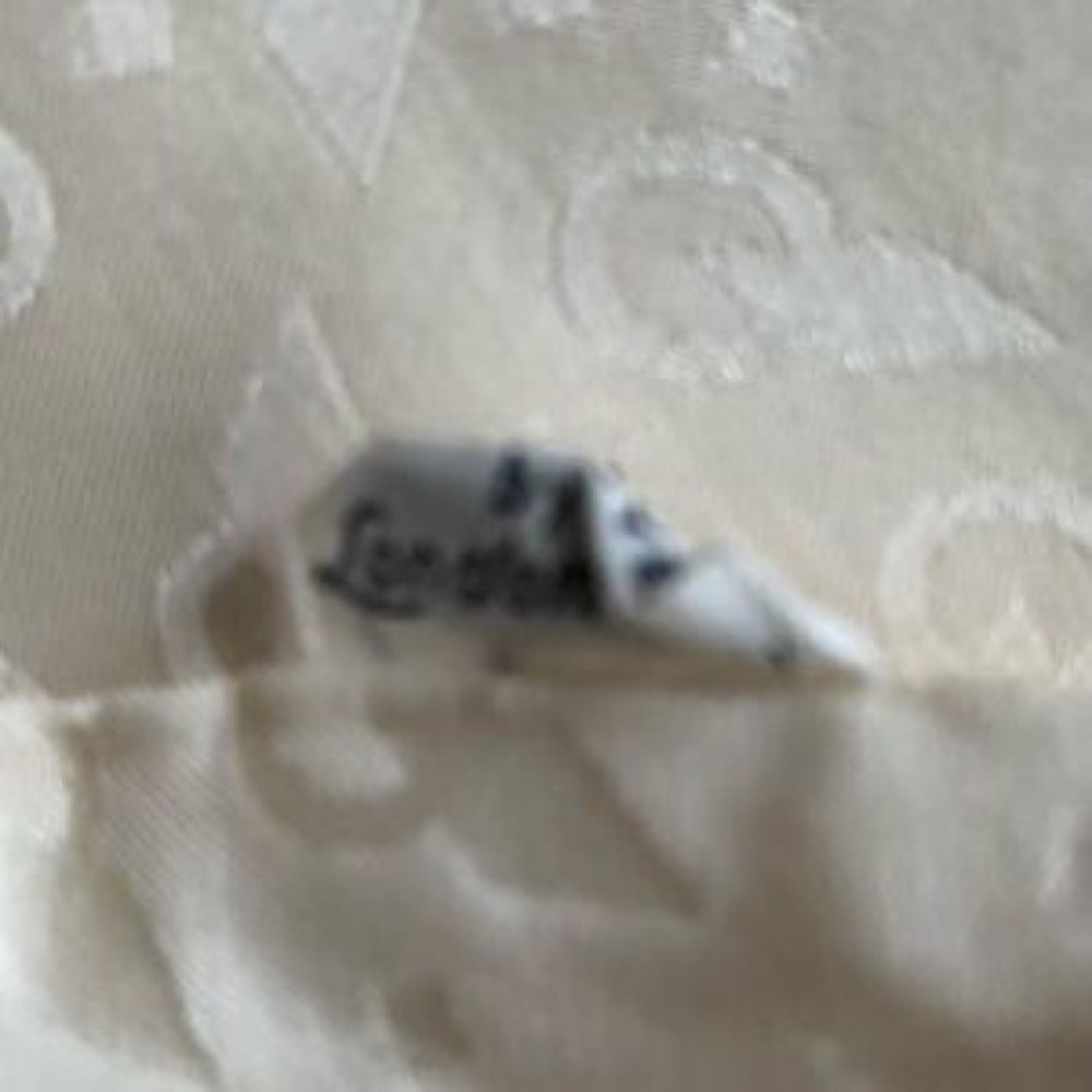 Classic Cream Floral Jacquard Scarf - Brand Unspecified - Picture 3 of 4